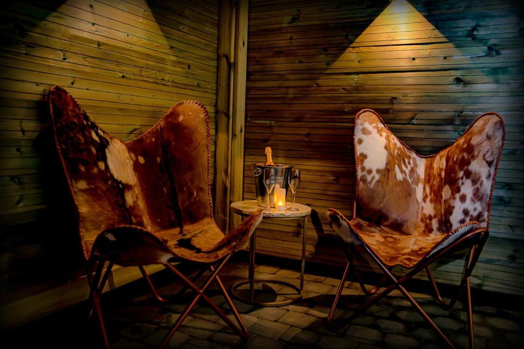 Le Spa Du Cabanon: Cabanon De Luxe Avec Spa Entierement Privatif Aye Exterior foto
